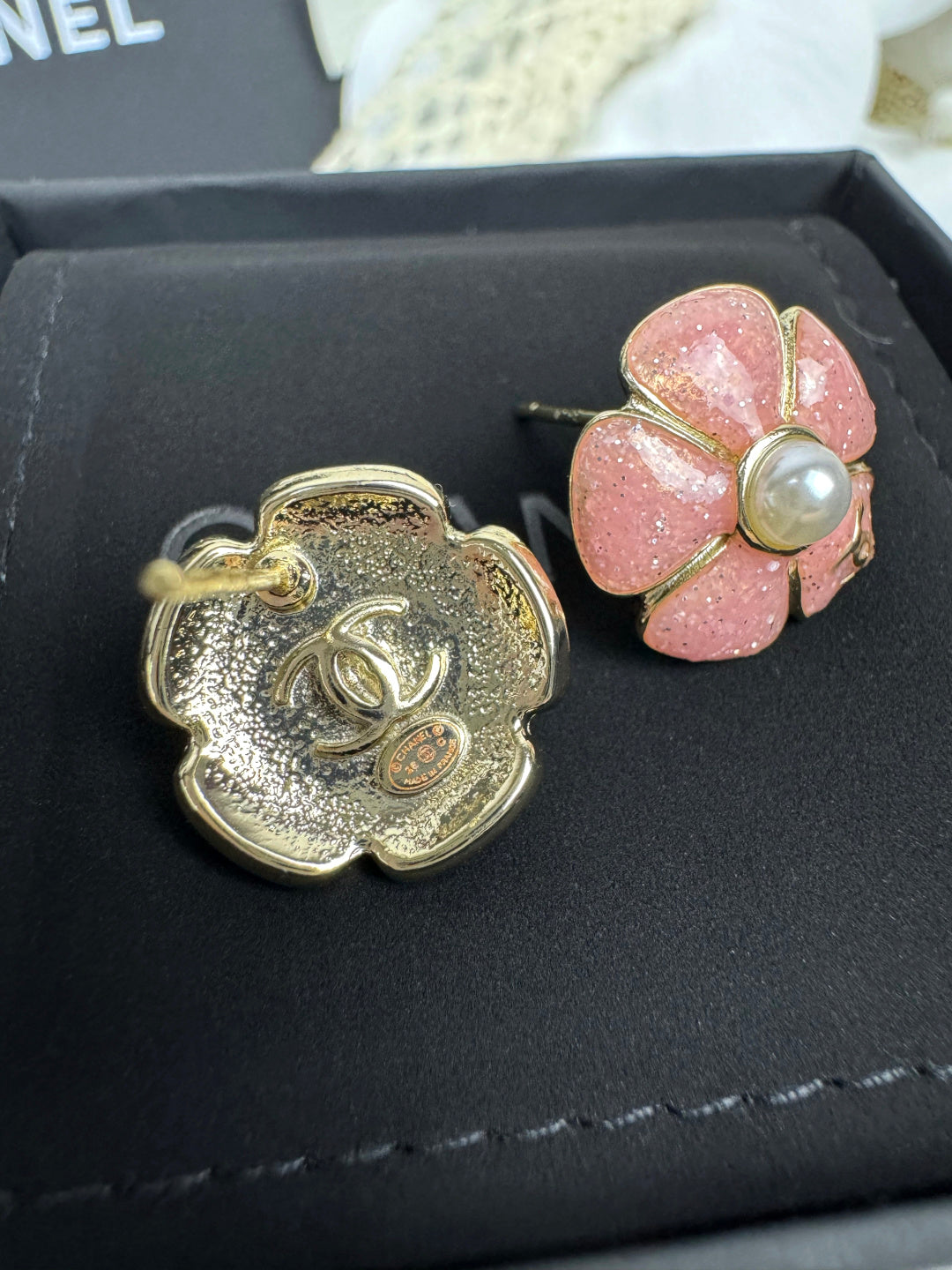 [Regal Gem]26C Pink Camellia Pearl Enamel Stud Earrings