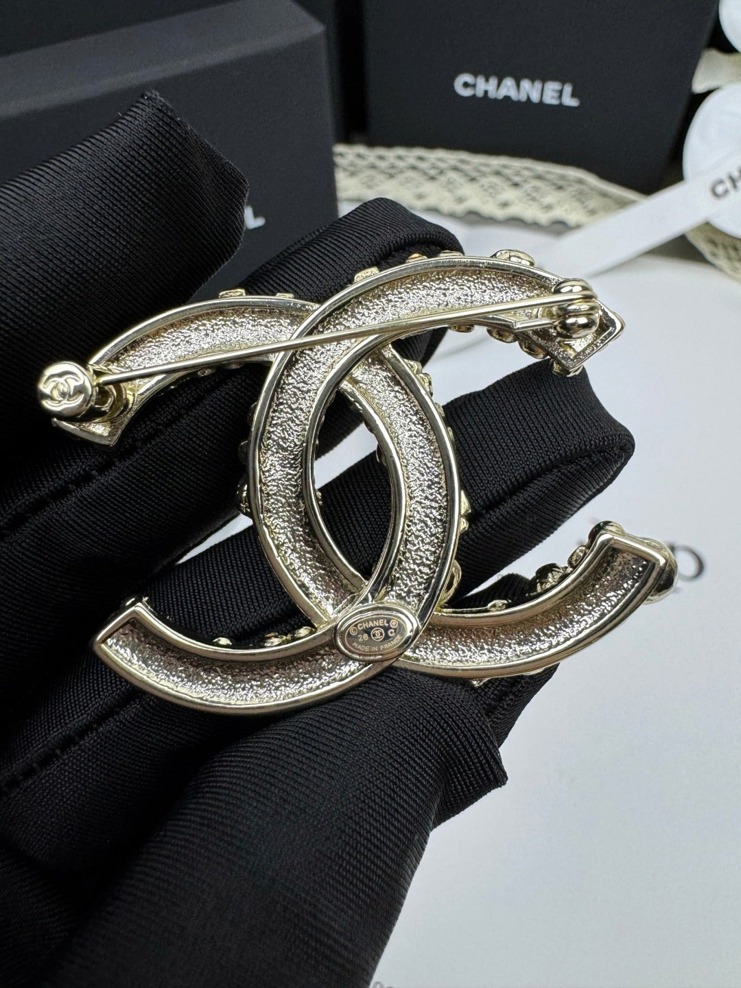 [Regal Gem]26C Pink-White Enamel Ice Cream Cone Double C Brooch