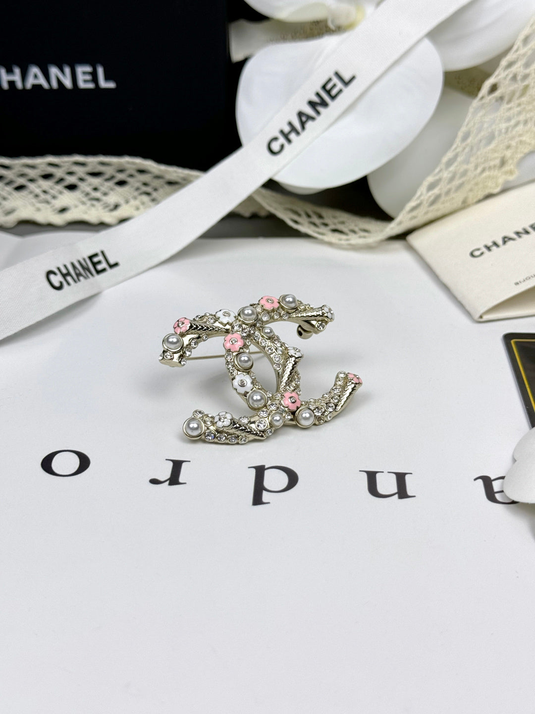 [Regal Gem]26C Pink-White Enamel Ice Cream Cone Double C Brooch