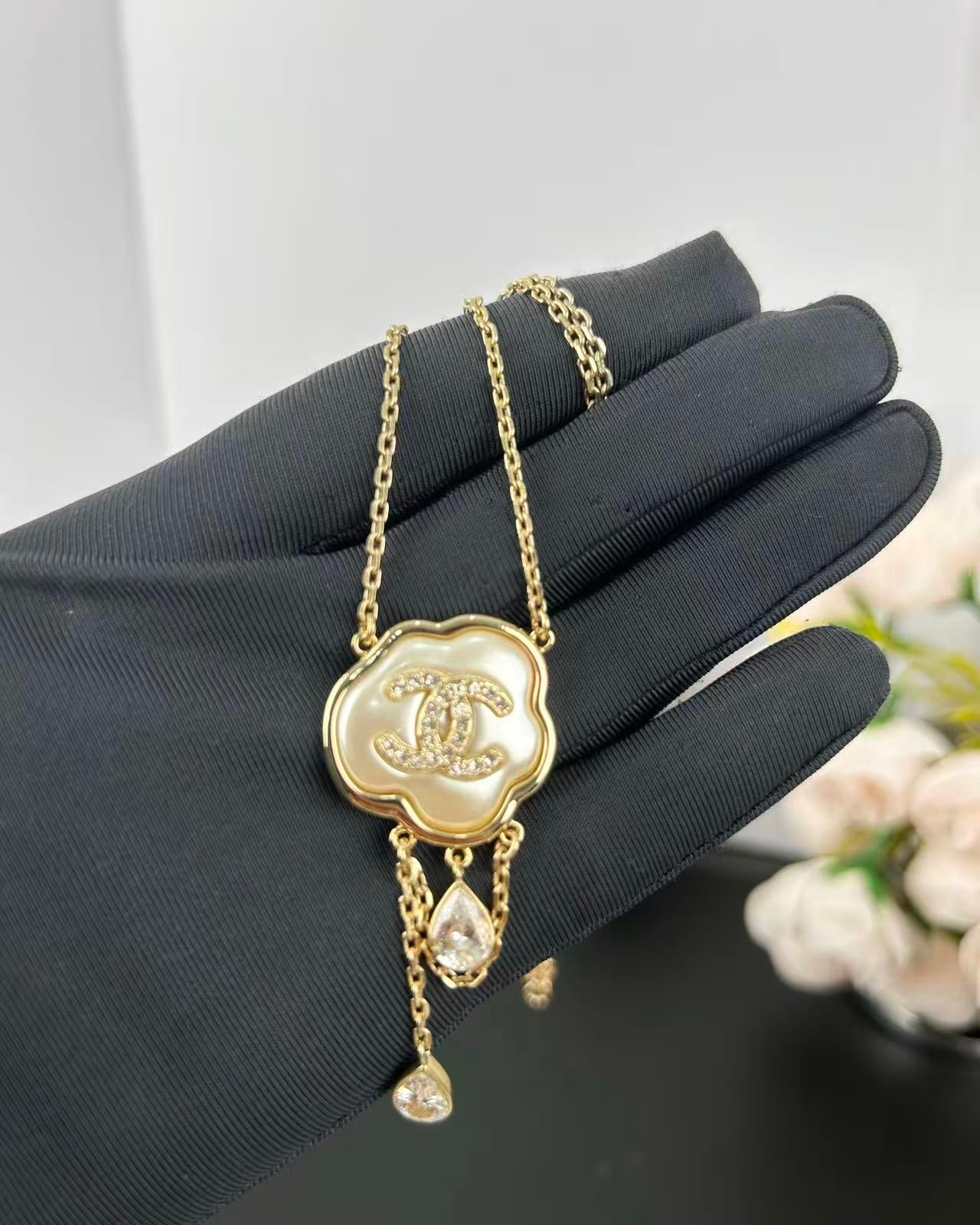[Regal Gem]Cloud Pearl Mother-of-Pearl Diamond Chain Pendant Necklace