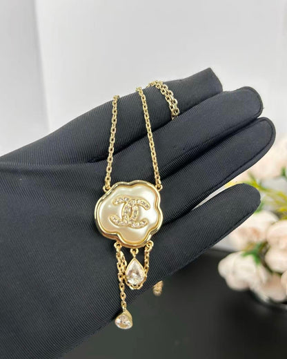 [Regal Gem]Cloud Pearl Mother-of-Pearl Diamond Chain Pendant Necklace