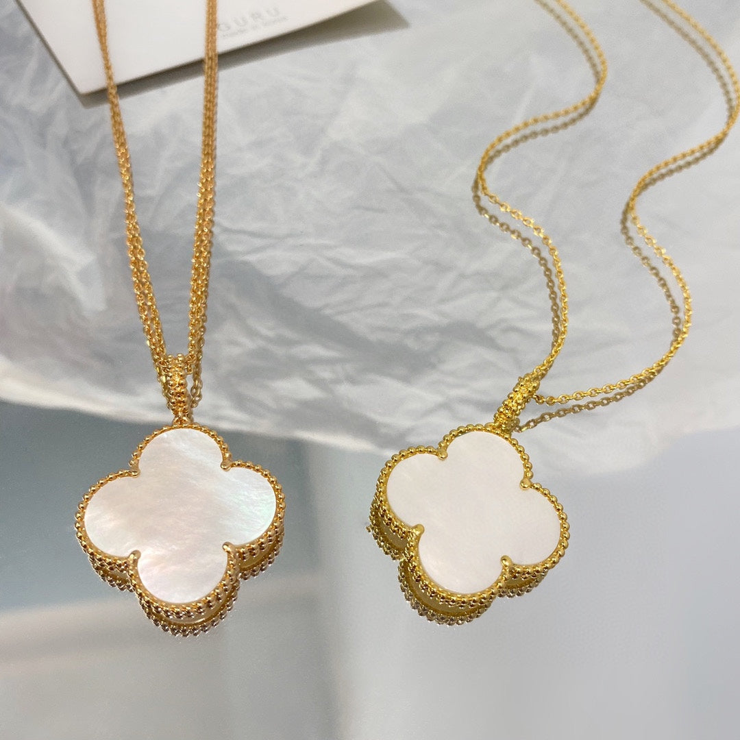 [Regal Gem]CLOVER 25MM MOP LARGE PENDANT NECKLACE