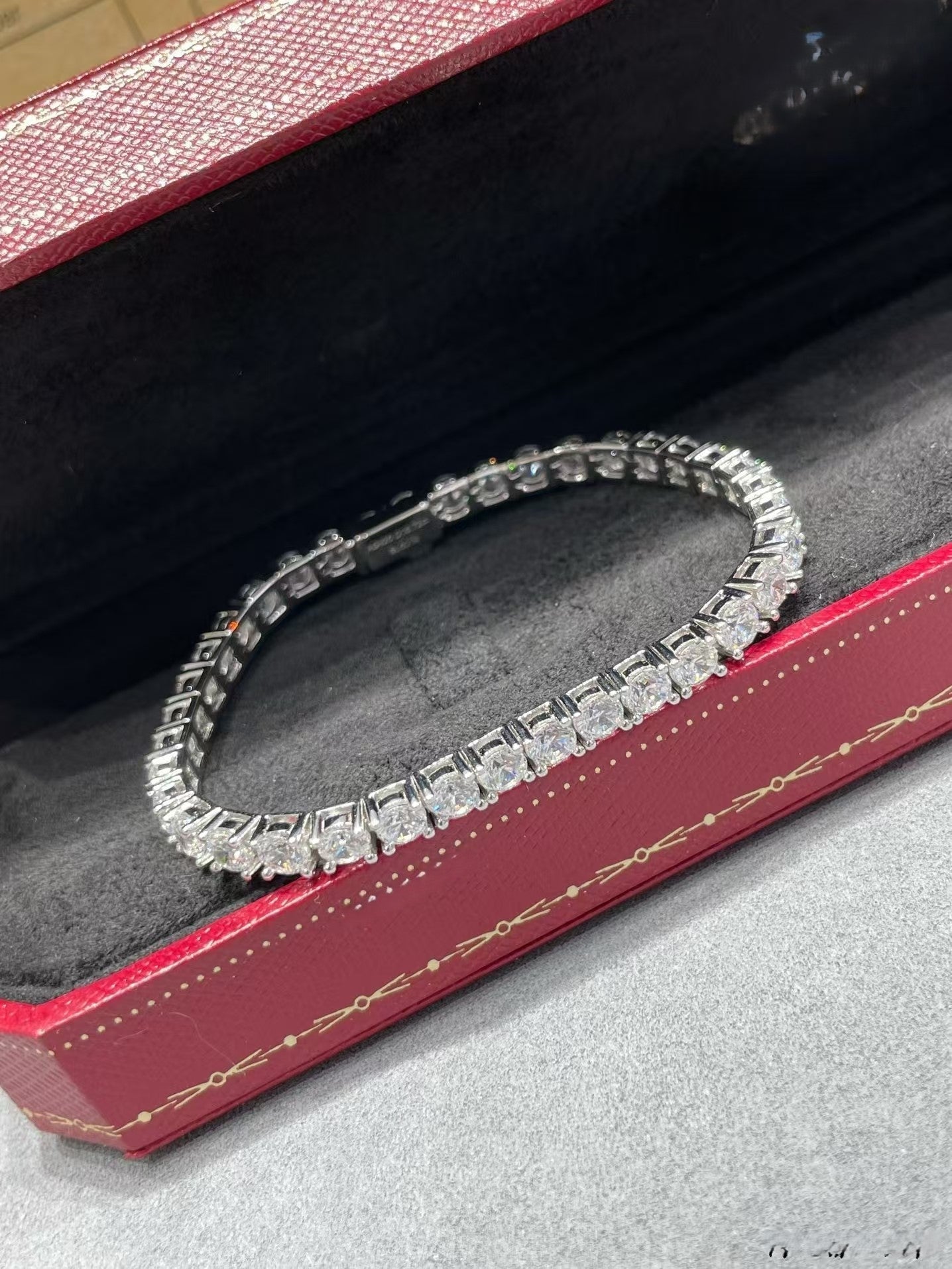[Regal Gem jewelrys]TENNIS BRACELET WITH FULL DIAMOND SETTING