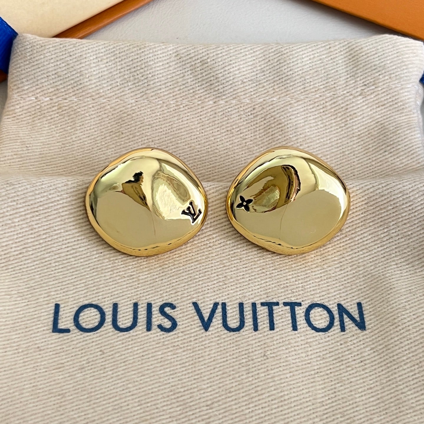 [Regal Gem]Gold Paris Stud Earrings