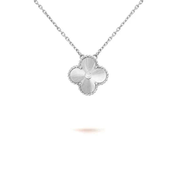[Regal Gem]CLOVER  15MM DIAMOND LASER NECKLACE SILVER