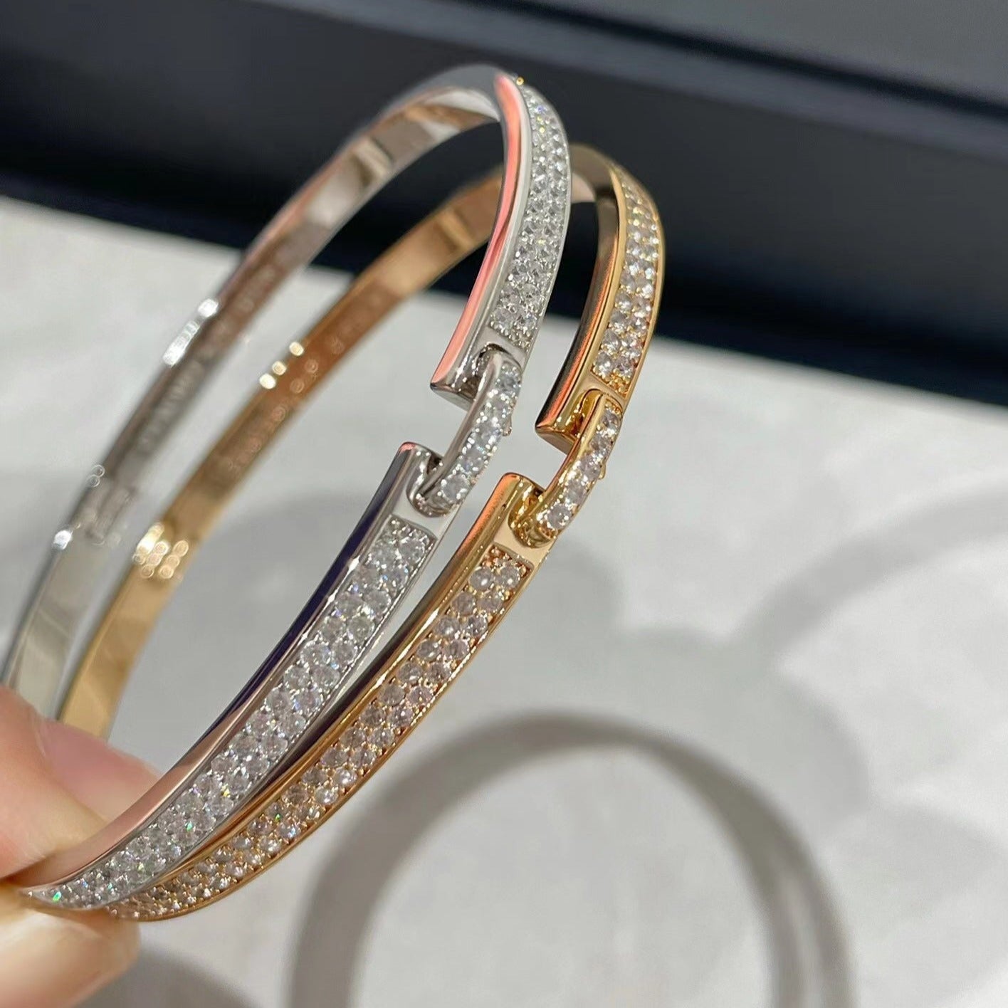 [Regal Gem]LIENS VIDENCE DIAMOND PAVED BRACELET