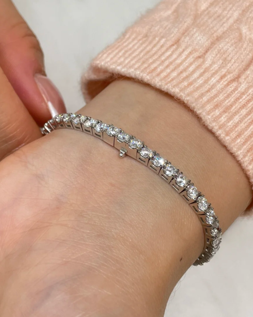 [Regal Gem]  CLASSIC BASEBALL BRACELAT, 52 DIAMOND