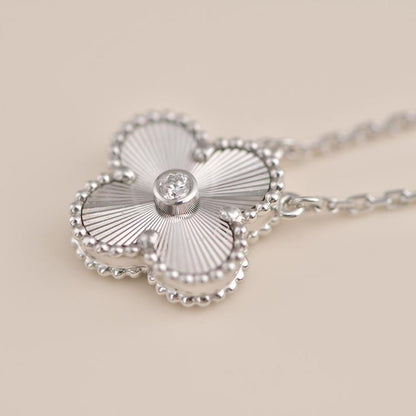 [Regal Gem]CLOVER  15MM DIAMOND LASER NECKLACE SILVER