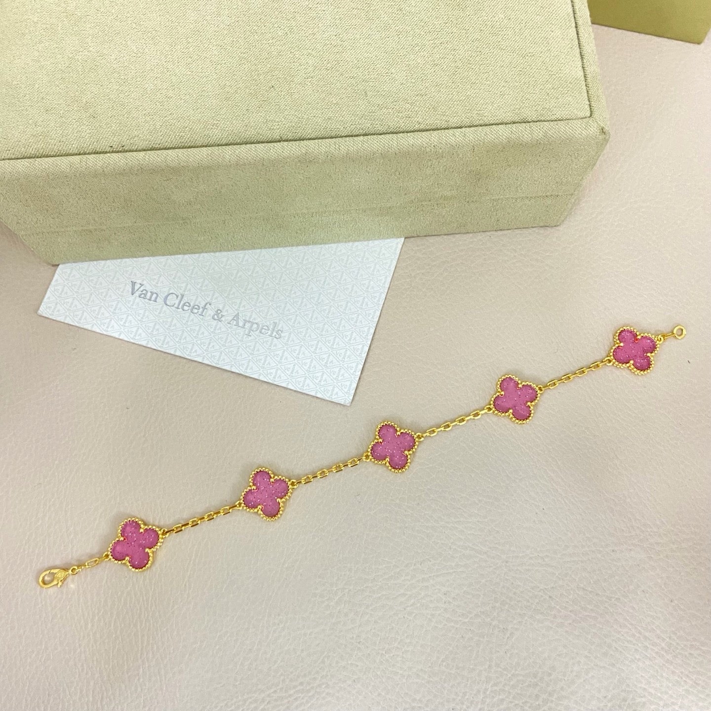 [Regal Gem]NEW BUBBLE PINK ENAMEL 5-FLOWER BRACELET