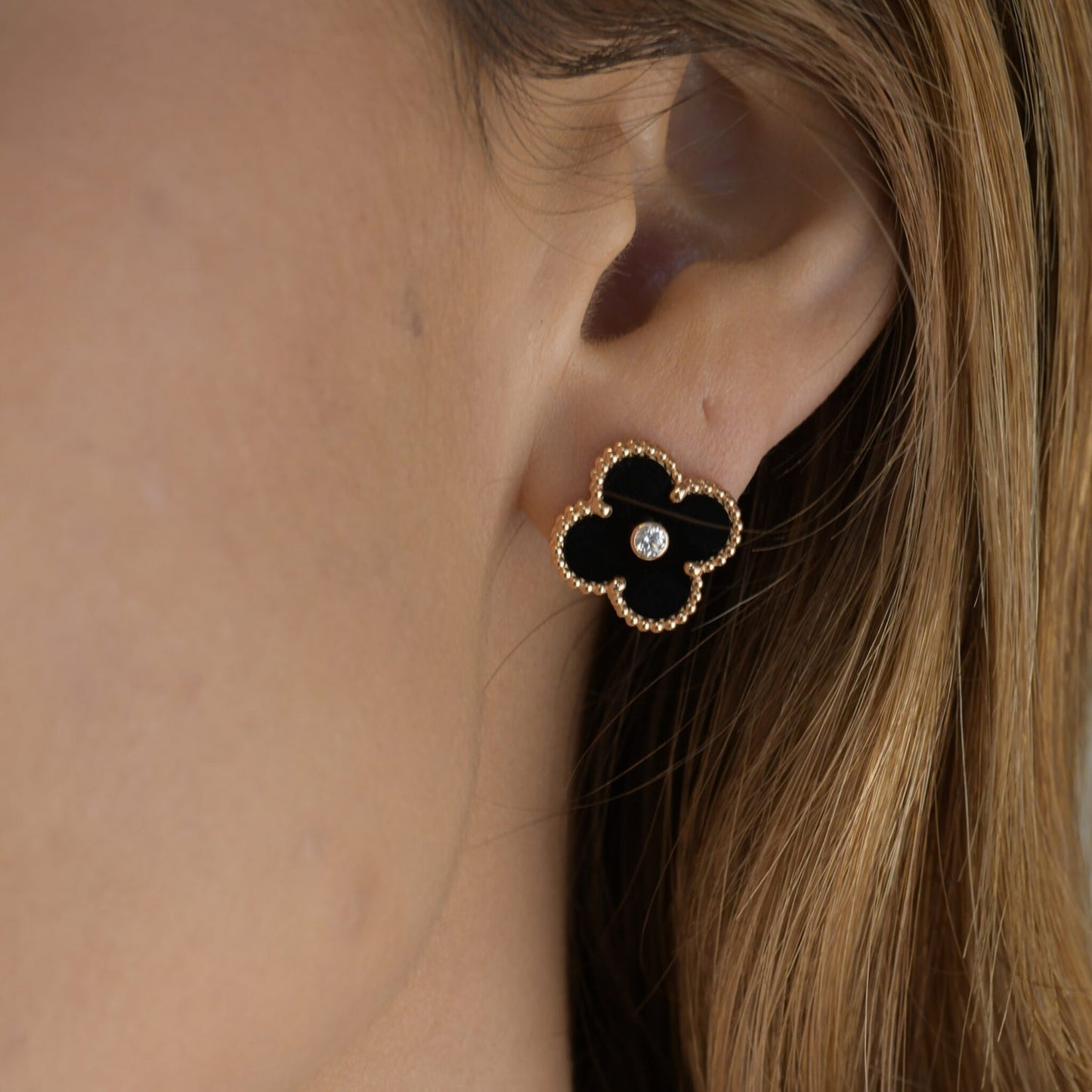 [Regal Gem]CLOVER MEDIUM 1 MOTIFS ONYX DIAMOND EARRINGS
