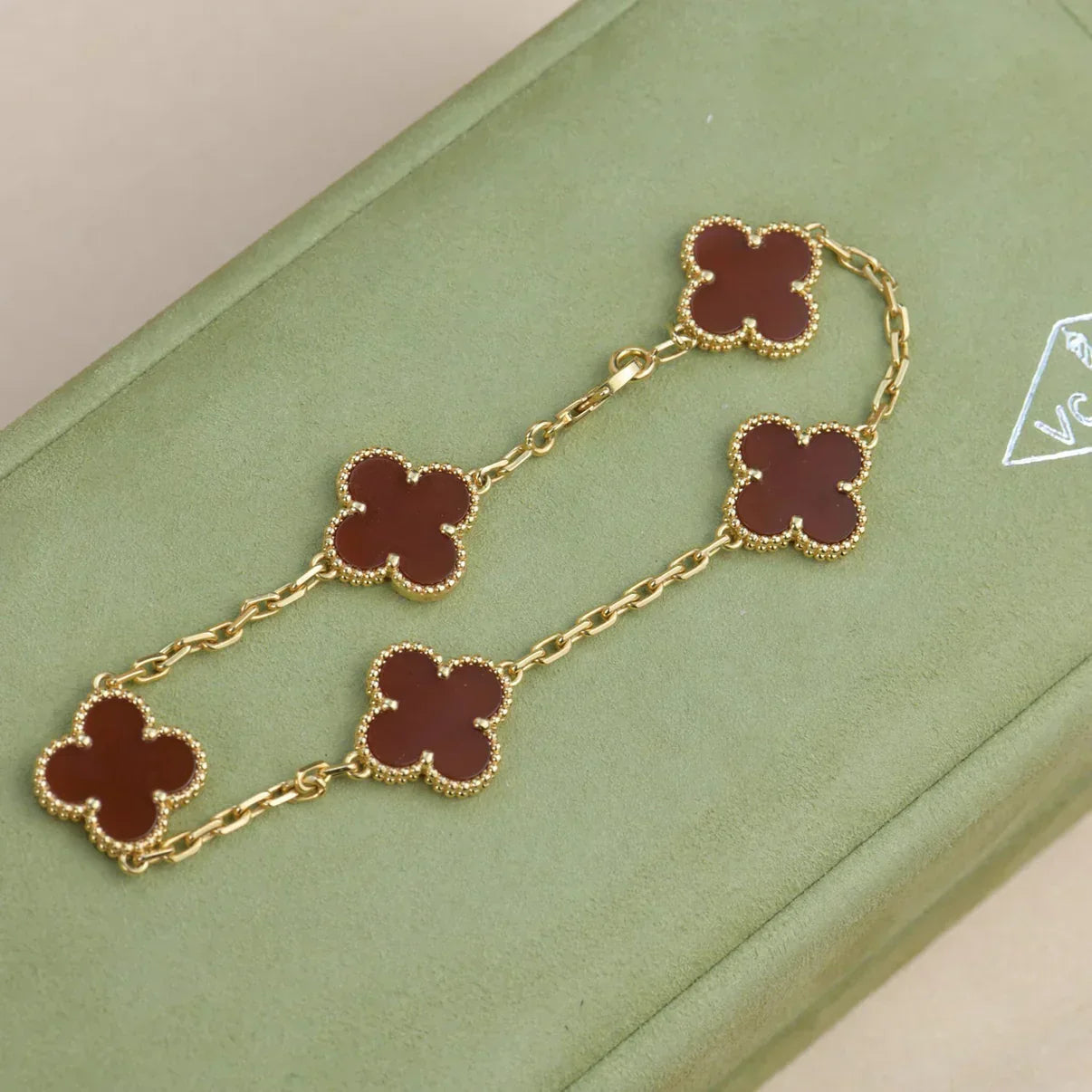 [Regal Gem] CLOVER 5 MOTIF RED CORNELIAN BRACELET COLLECTION