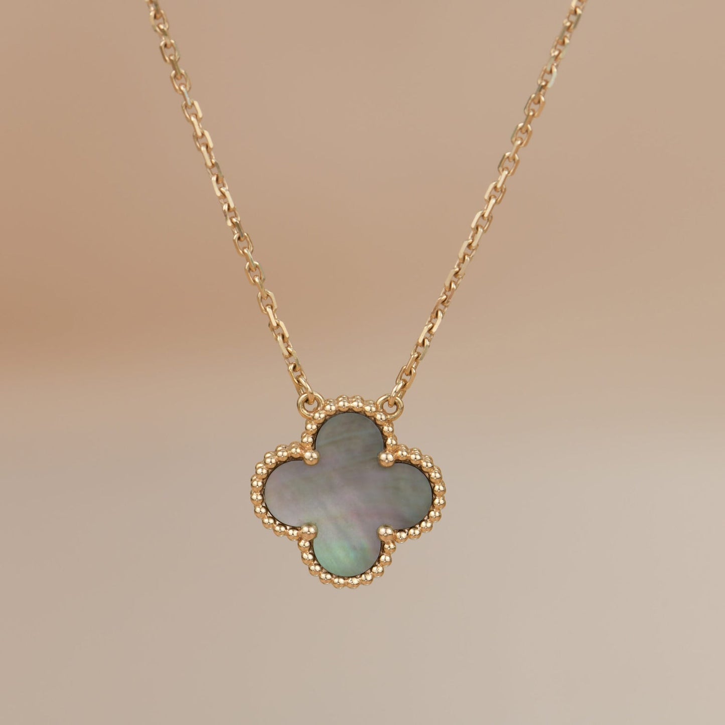 [Regal Gem]CLOVER 15MM  GRAY MOTHER OF PEARL NECKLACE