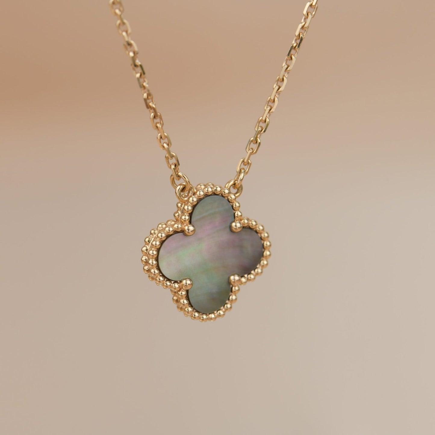 [Regal Gem]CLOVER 15MM  GRAY MOTHER OF PEARL NECKLACE