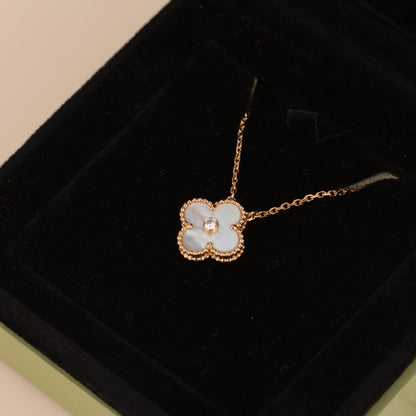 [Regal Gem]CLOVER 15MM DIAMOND WHITE FRITILLARIA NECKLACE