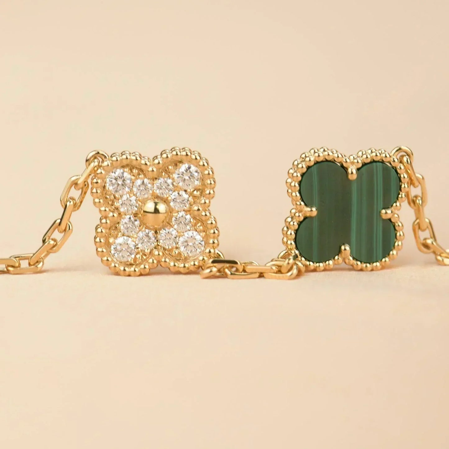 [Regal Gem] CLOVER 5 MOTIF MALACHITE BRACELET COLLECTION