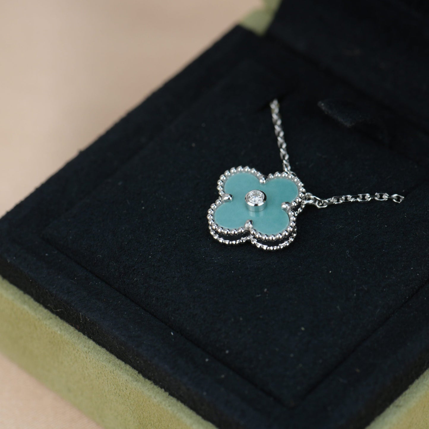 [Regal Gem]CLOVER 15MM DIAMOND SVRES PORCELAIN  NECKLACE SILVER