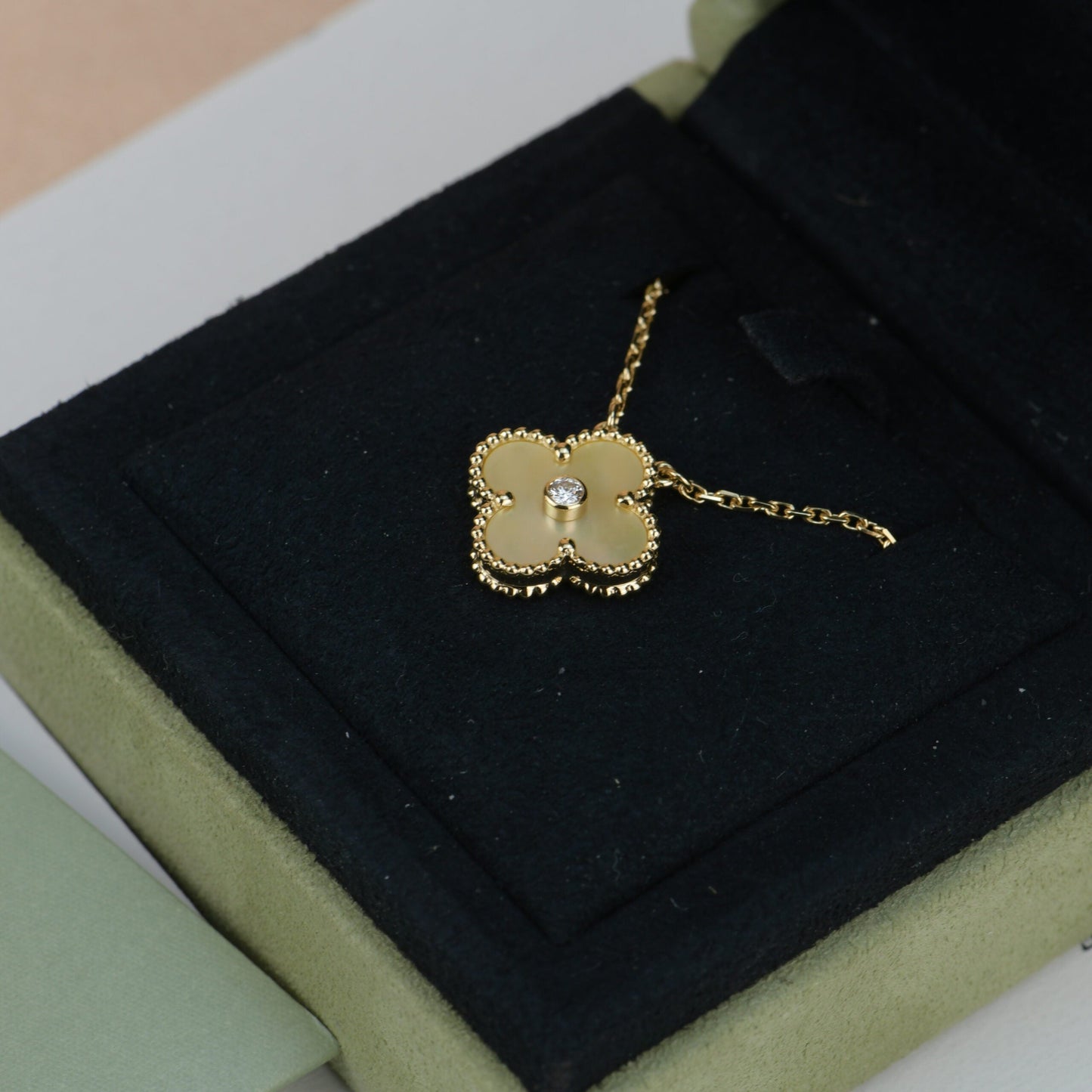 [Regal Gem]CLOVER 15MM DIAMOND GOLD MOTHER OF PEARL NECKLACE