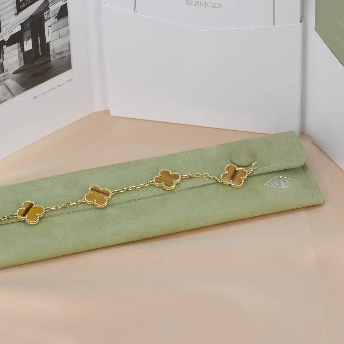 [Regal Gem] CLOVER 5 MOTIFS TIGER EYE BRACELET COLLECTION