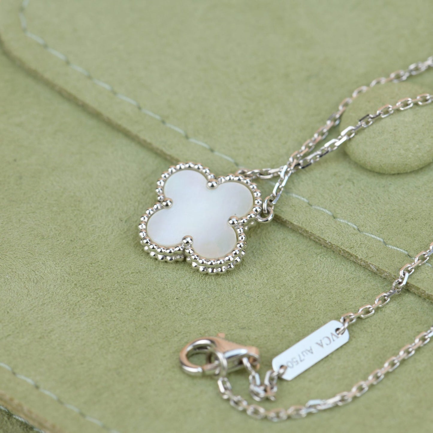 [Regal Gem]CLOVER  15MM WHITE MOTHER-OF-PEARL SILVER
