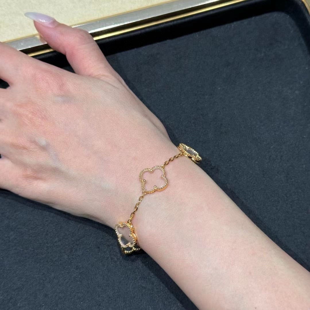 [Regal Gem]CLOVER 5 MOTIF ROCK CRYSTAL BRACELET