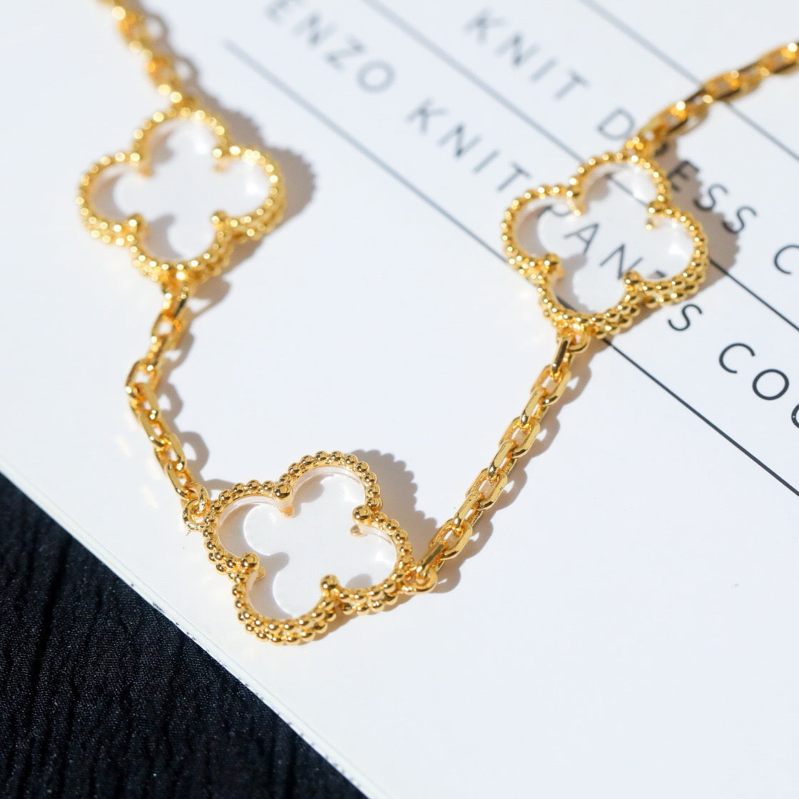 [Regal Gem]CLOVER 5 MOTIF ROCK CRYSTAL BRACELET