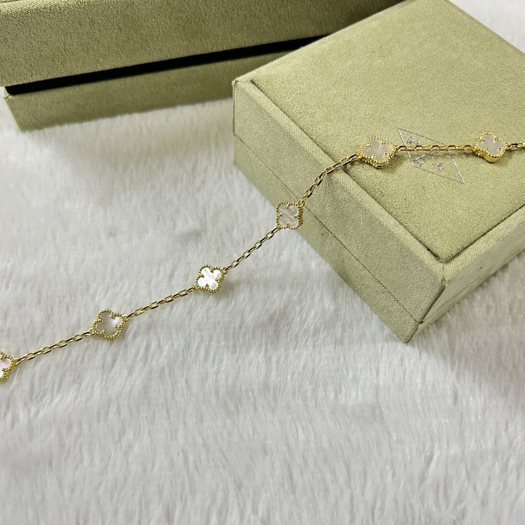 [Regal Gem]CLOVER 6 MOTIF WHITE MOP BRACELET-w