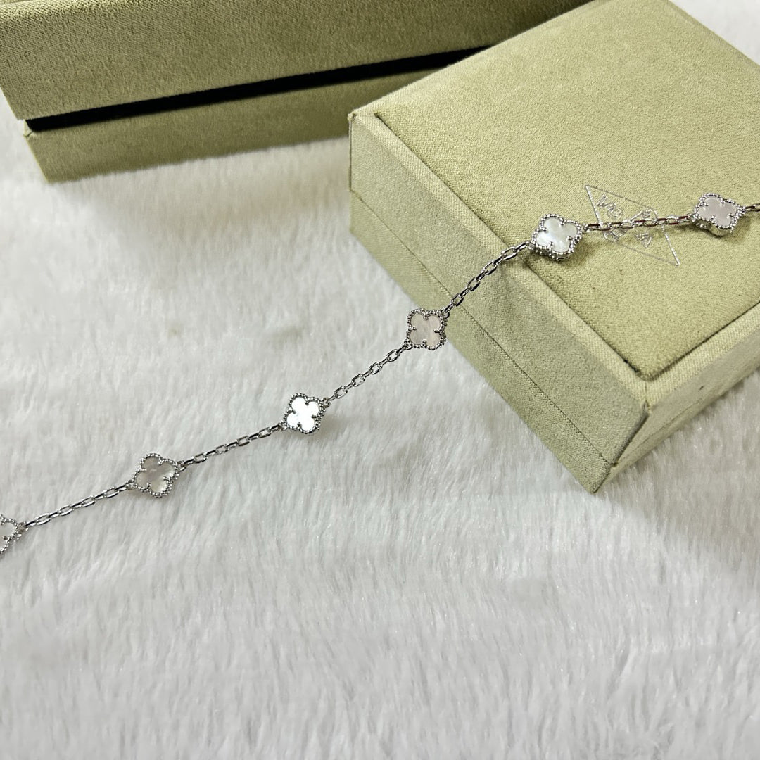 [Regal Gem]CLOVER 6 MOTIF WHITE MOP BRACELET-w