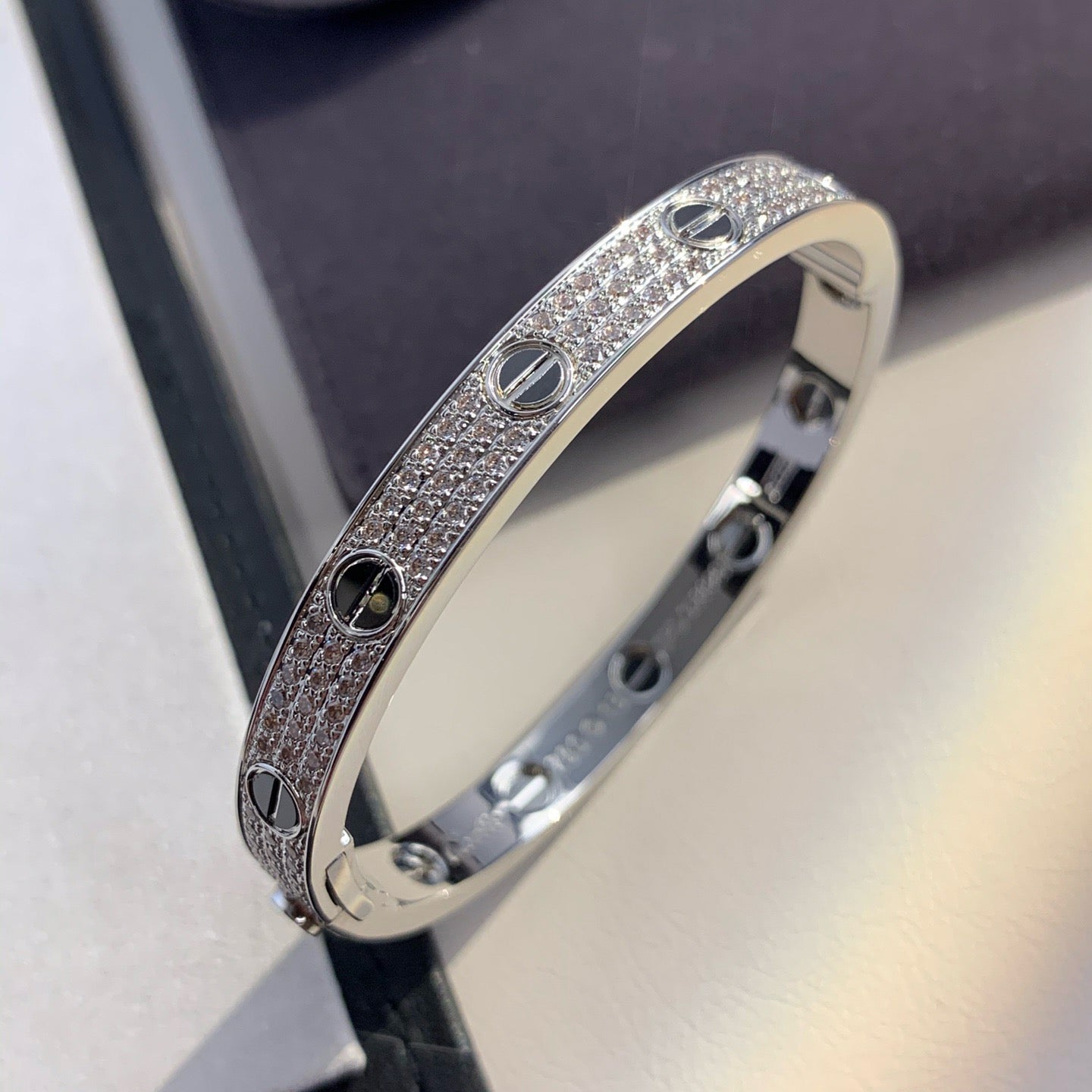 [Regal Gem]LOVE BRACELET 6.1MM DIAMOND-PAVED CERAMIC