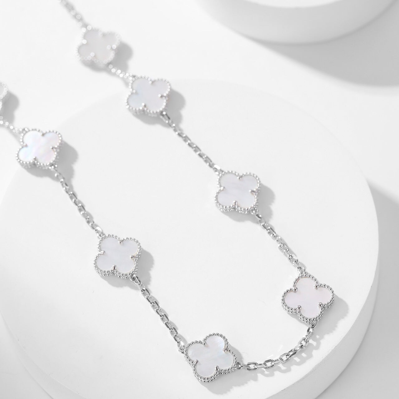 [Regal Gem]CLOVER 10 MOTIFS WHITE MOTHER OF PEARL NECKLACE