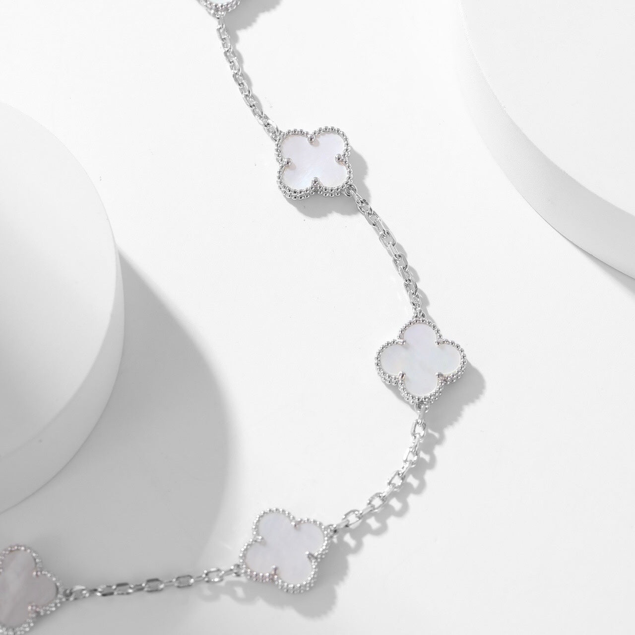 [Regal Gem]CLOVER 10 MOTIFS WHITE MOTHER OF PEARL NECKLACE
