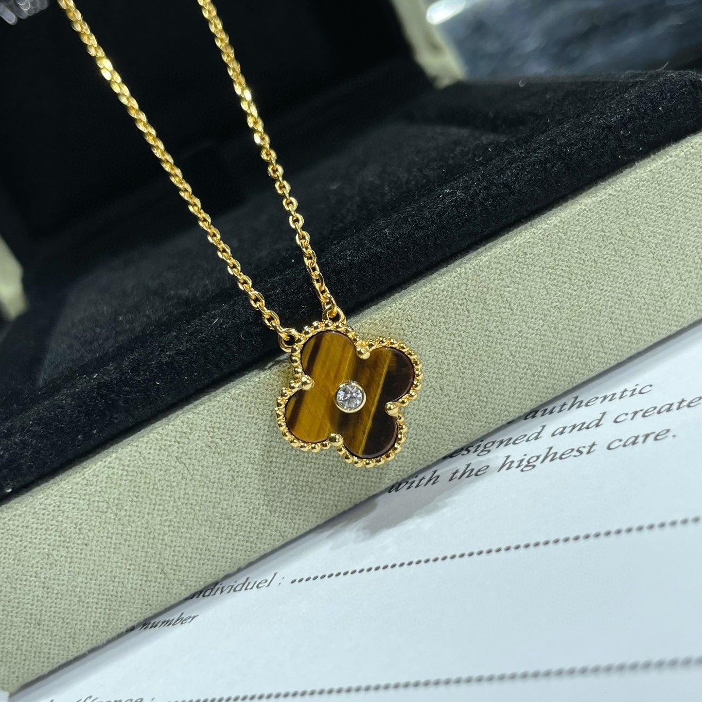 [Regal Gem]CLOVER 15MM DIAMOND AND YELLOW TIGER'S EYE AGATE necklace