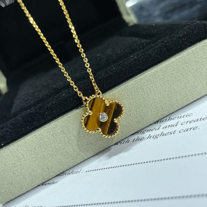 [Regal Gem]CLOVER 15MM DIAMOND AND YELLOW TIGER'S EYE AGATE necklace