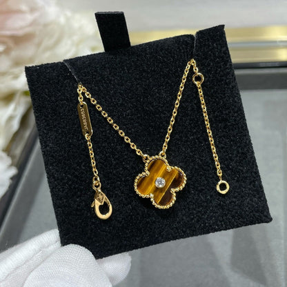 [Regal Gem]CLOVER 15MM DIAMOND AND YELLOW TIGER'S EYE AGATE necklace