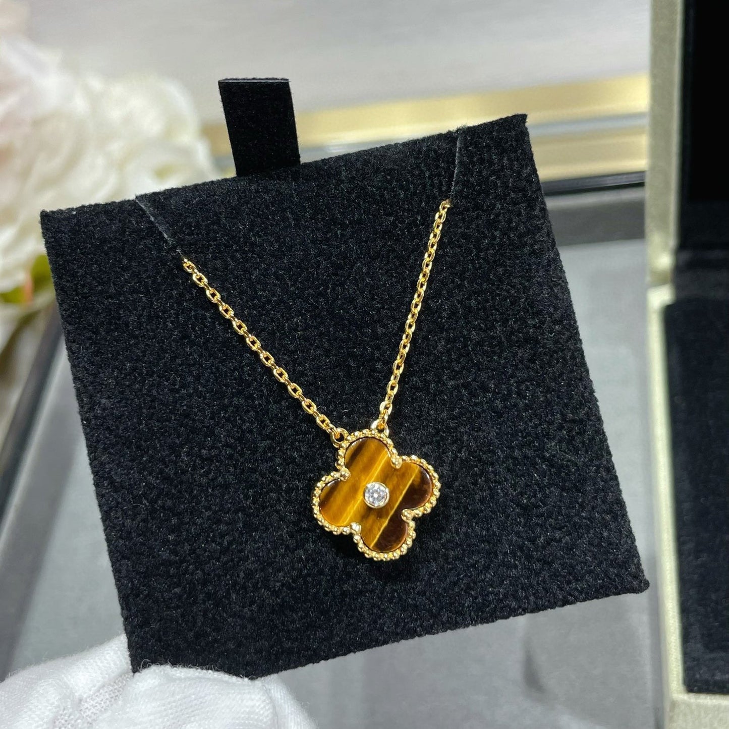 [Regal Gem]CLOVER 15MM DIAMOND AND YELLOW TIGER'S EYE AGATE necklace