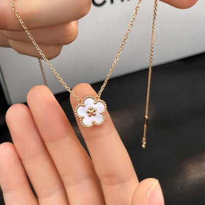 [Regal Gem]LUCKY  WHITE MOP  PLUM BLOSSOM NECKLACE