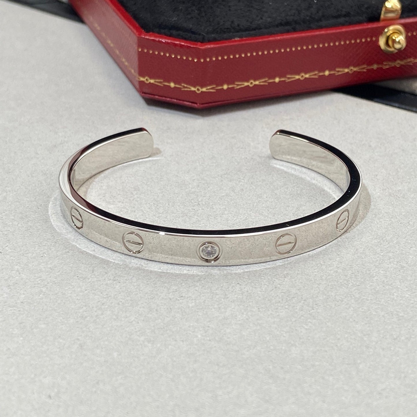 [Regal Gem]LOVE BRACELET 6.1MM 1 DIAMOND OPEN CUFF