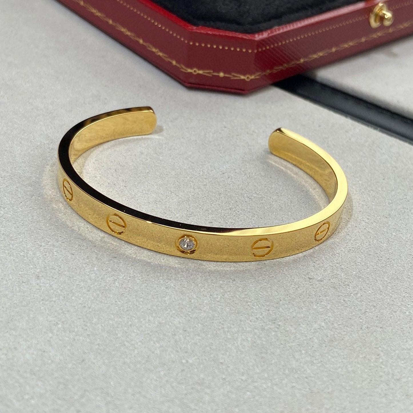 [Regal Gem]LOVE BRACELET 6.1MM 1 DIAMOND OPEN CUFF