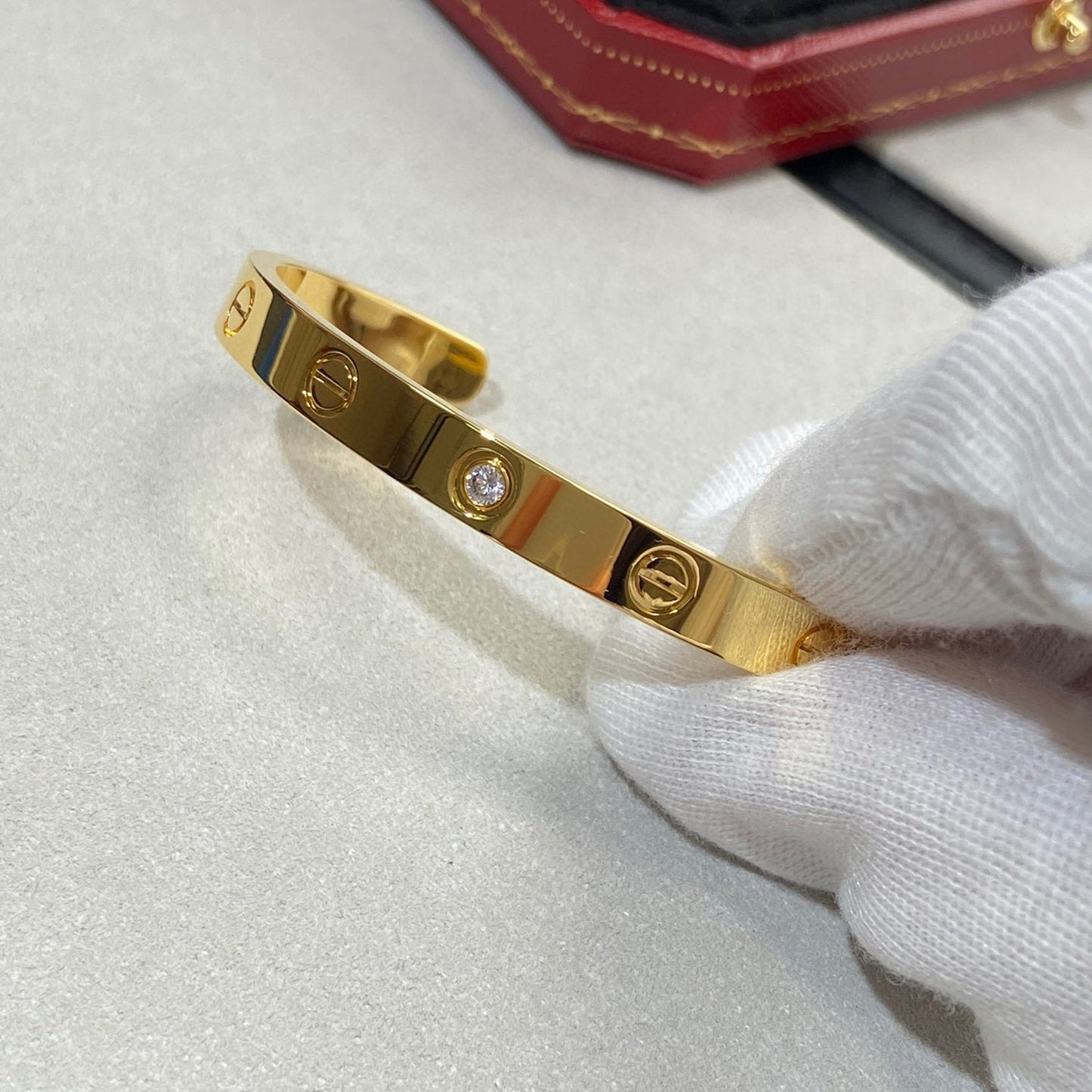 [Regal Gem]LOVE BRACELET 6.1MM 1 DIAMOND OPEN CUFF
