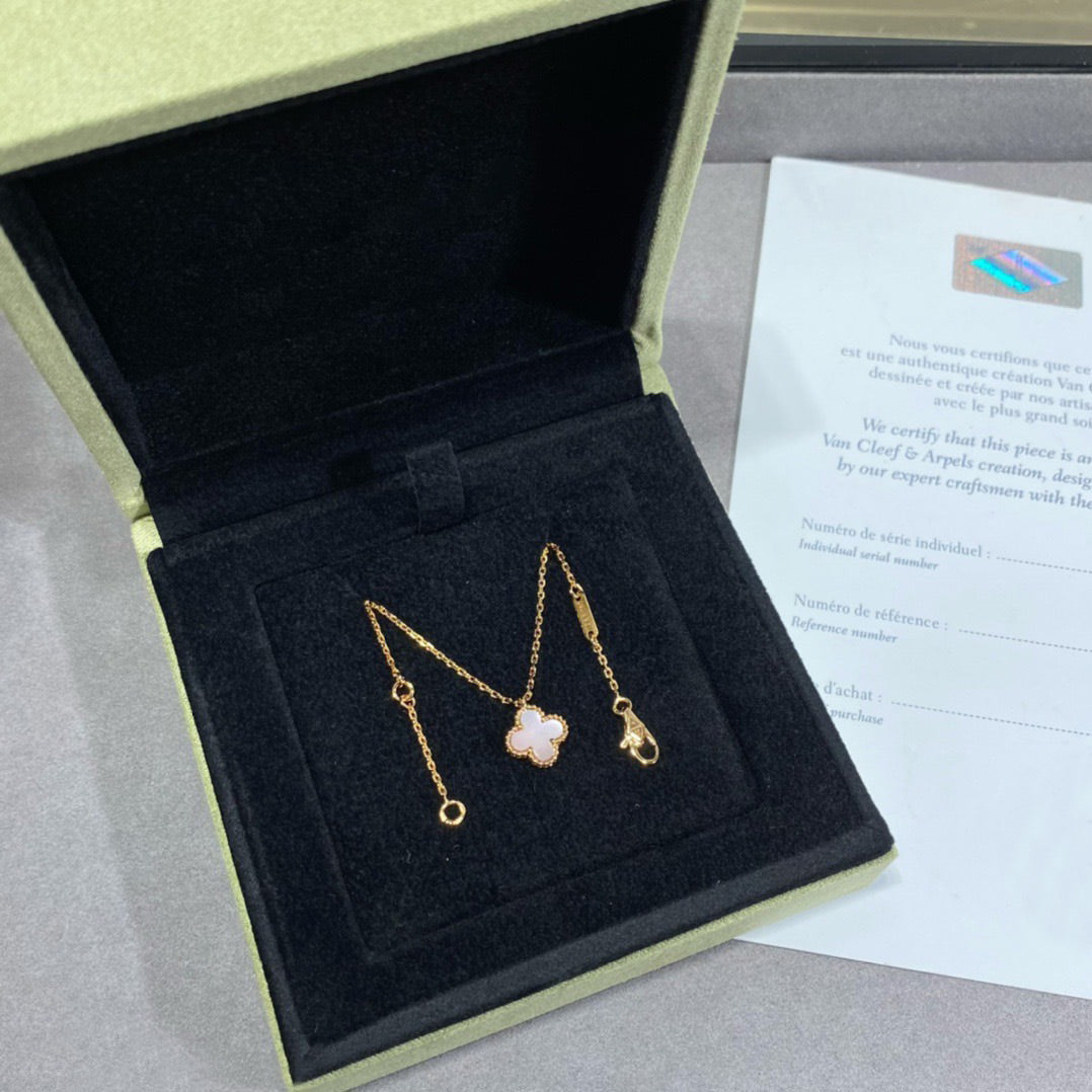 [Regal Gem]CLOVER 15MM PINK MOTHER-OF-PEARL SINGLE FLOWER NECKLACE