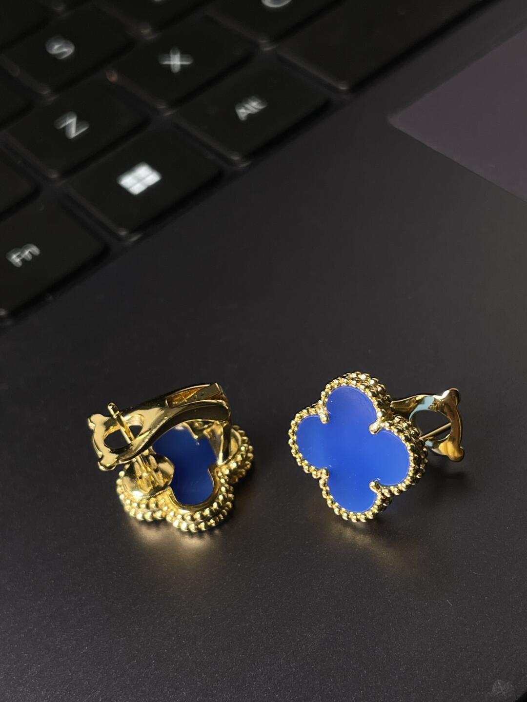 [Regal Gem] CLOVER LARGE (20mm) 1 MOTIFS BLUE MOP STUD EARRINGS