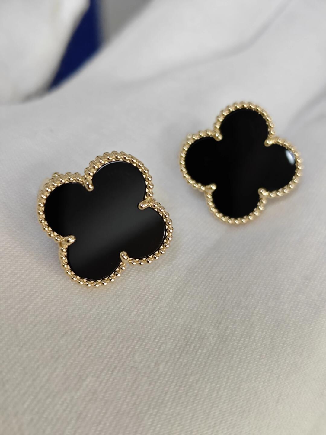 [Regal Gem]CLOVER 20MM BLACK MOP EARRINGS