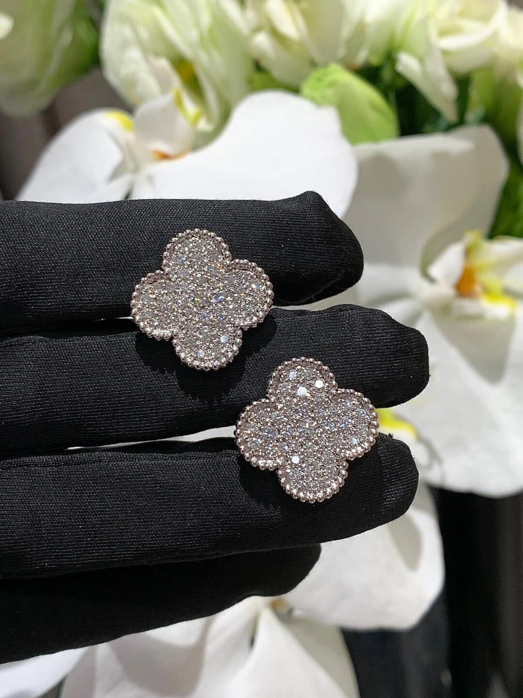 [Regal Gem]CLOVER 20MM MOTIFS DIAMOND STUD EARRINGS SILVER