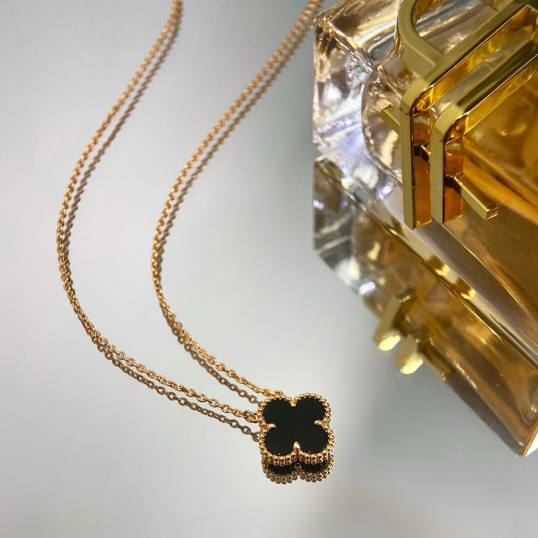 [Regal Gem]CLOVER 15MM BLACK ONYX SINGLE FLOWER NECKLACE