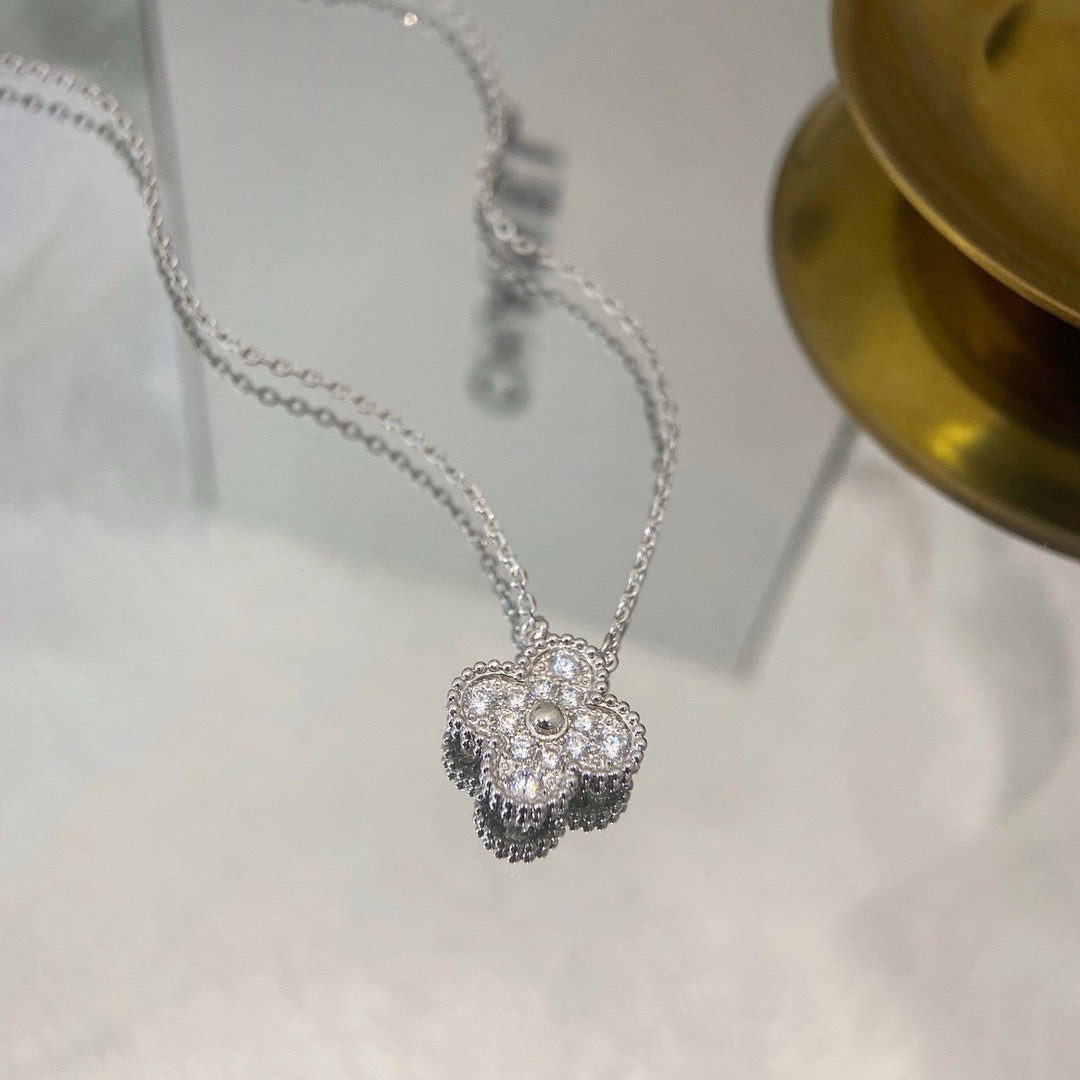 [Regal Gem]CLOVER 15MM DIAMOND SINGLE FLOWER NECKLACE