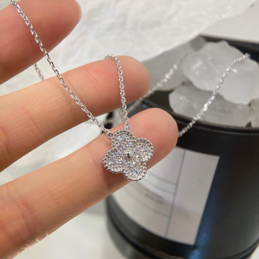 [Regal Gem]CLOVER 15MM DIAMOND SINGLE FLOWER NECKLACE