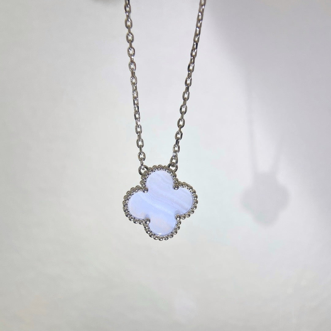 [Regal Gem]CLOVER 15MM BLUE CHALCEDONY NECKLACE SILVER