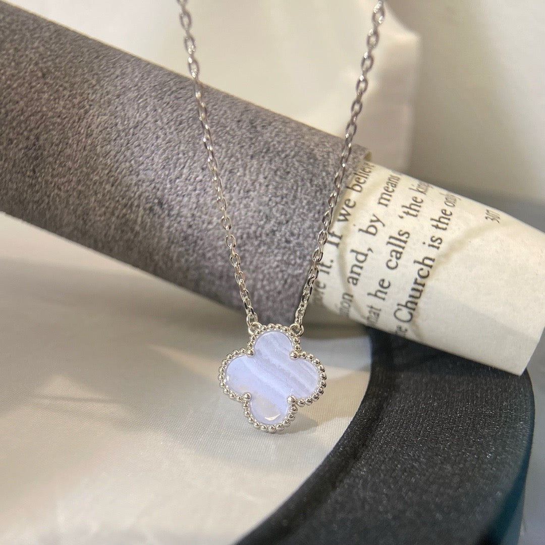 [Regal Gem]CLOVER 15MM BLUE CHALCEDONY NECKLACE SILVER