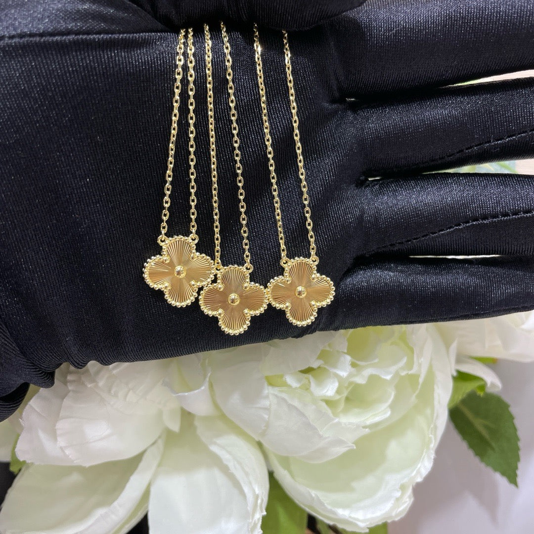 [Regal Gem]CLOVER 15MM LASER NECKLACE