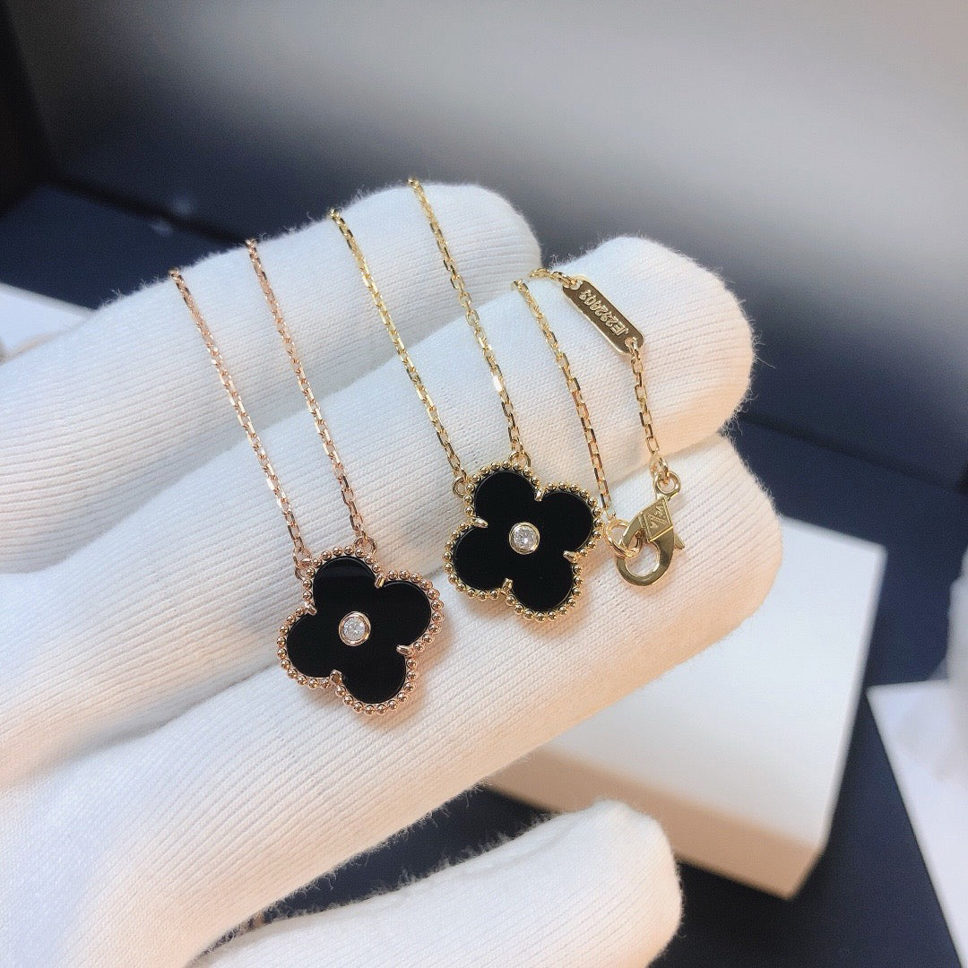 [Regal Gem]CLOVER 15MM DIAMOND ONYX NECKLACE
