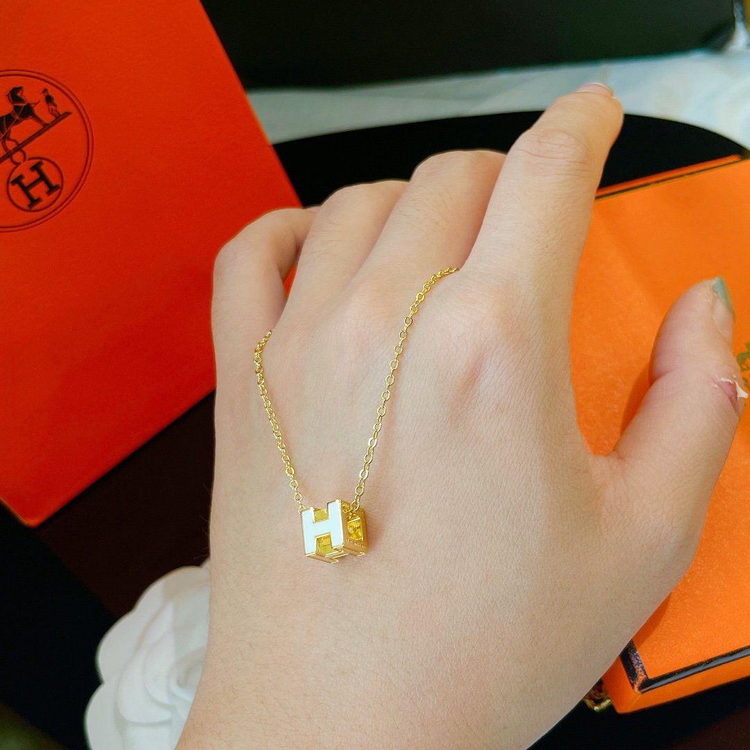 [Regal Gem]H WHITE SQUARE GOLD NECKLACE